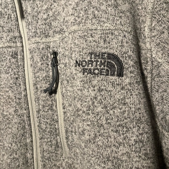 North Face Pullover - Picture 4 of 7